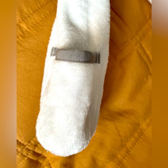 The North Face Infant White Buttery Fleece One Piece Coat Suit - white- 6-12 M - Picture 6 of 11